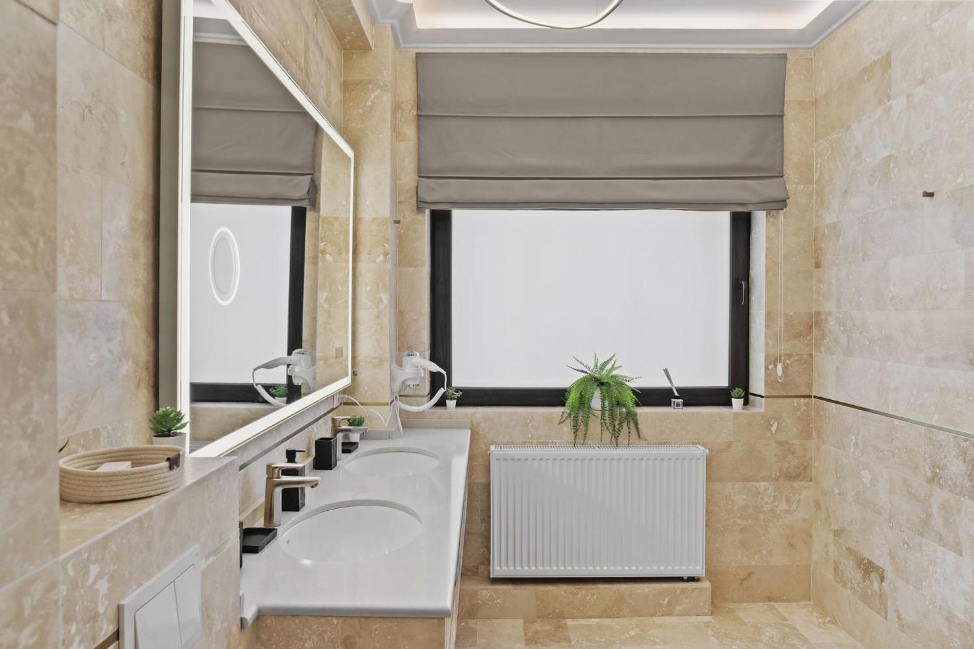 Central Two Rooms Apartment The Paradise Of Lights Bukarest Exterior foto