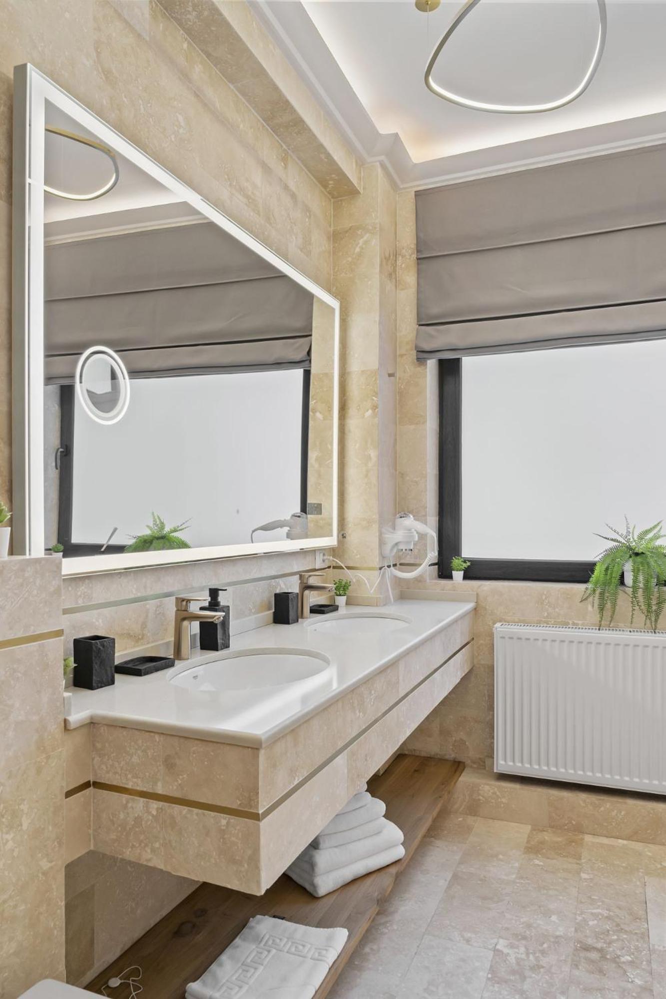 Central Two Rooms Apartment The Paradise Of Lights Bukarest Exterior foto